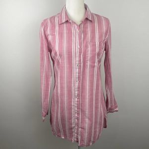 dip, long sleeve button up shirt.